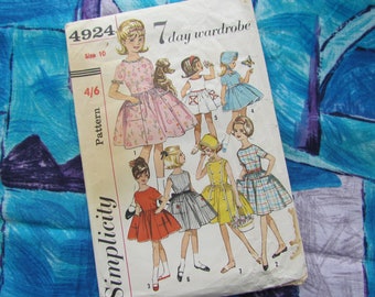 Vintage Size 28 Inch Chest 7 Day Dress Wardrobe - Sewing Pattern, Simplicity No 4924