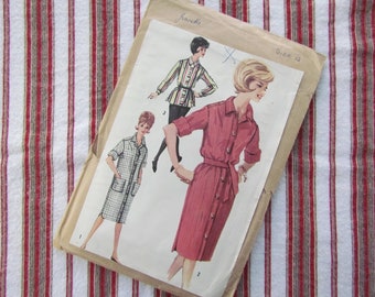 Vintage Size 32 Inch Bust, Shirt and Shirtwaist Dress - Factory Folded, Mid Century Sewing Pattern, Simplicity No 4053