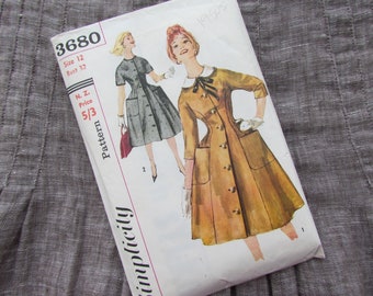 Vintage Size 32 Inch Bust, Front Buttoning Dress with Kimono Sleeves - Mid Century Sewing Pattern, Simplicity No 3680