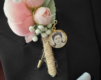 Encanto conmemorativo de la foto, broche de la foto, alfiler del palo, encanto del ramo de la boda, alfiler conmemorativo, alfiler del boutonniere del novio, monumento a la boda, oro