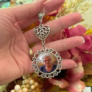 Bridal Bouquet Memorial Charm, Personalized Photo Charm, Wedding In Memory Keepsake, Memorial Charm for Bride, Bouquet Photo Charm