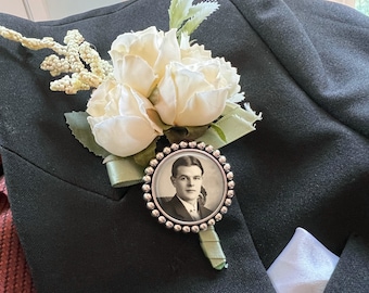 Wedding Bouquet Photo Charm, Memorial Pin Brooch, Groom Boutonniere, Bridal Bouquet Charm, Wedding Memorial Charm, Silver/Bronze