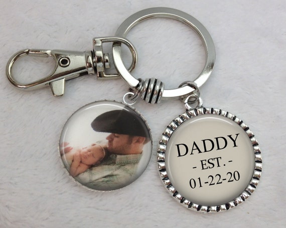 Download Dad Est 2020 Personalized Key Chain Fathers Day Gift Father S Day Keychain For Grandpa Or Papa Keepsake Gift Daddy Est 2020 By Magnolia Tree And Co Catch My Party