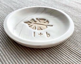 Monstera Leaf Personalized Ring Dish for Plant Lovers, Tropical Wedding Jewelry Holder, Couples Engagement Gift