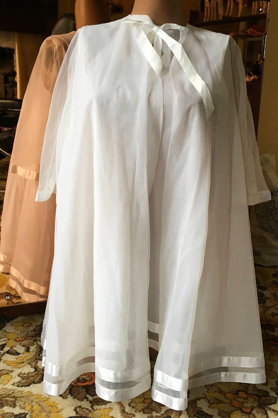 Vintage 60's sheer nylon chiffon peignoir set burl