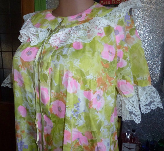 Vintage 60's 70's floral house dress housecoat b