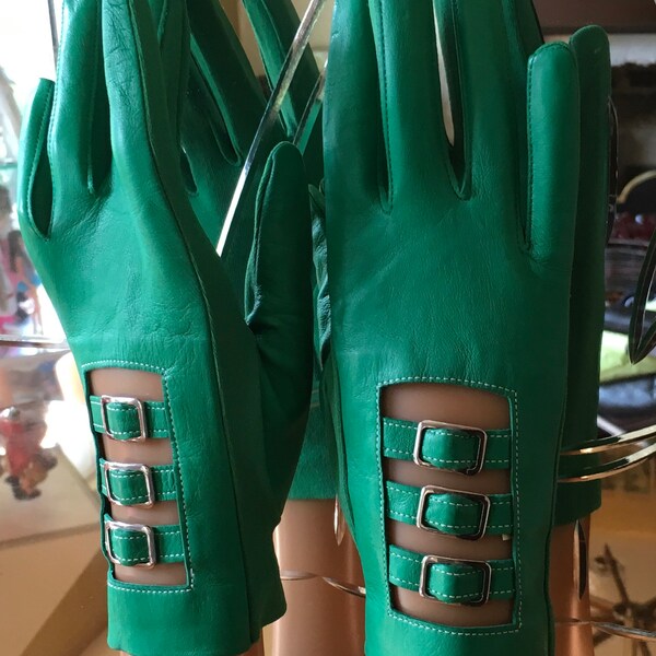 Vintage mod 60’s green kir gloves nylon and leather burlesque