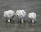 Único cerdo familia pequeña. 3 cerdos poco familiares. Escultura en cerámica hecha a mano. Animales miniatura. Figuras de Piggies. Edición limitada. Animal de granja