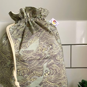 Liberty Laras Dolphin, Set de neceser, bolso de mano, neceser de maquillaje, antifaz, almohada para ojos, cartera, bolso con cordón
