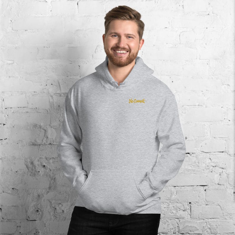 Bluza z kapturem z abstrakcyjnym motywem lwa z przodu, minimalistyczny nadruk z dużym kotem na plecach, złota metka z graffiti na piersi, bluza unisex – brak komentarza zdjęcie 3