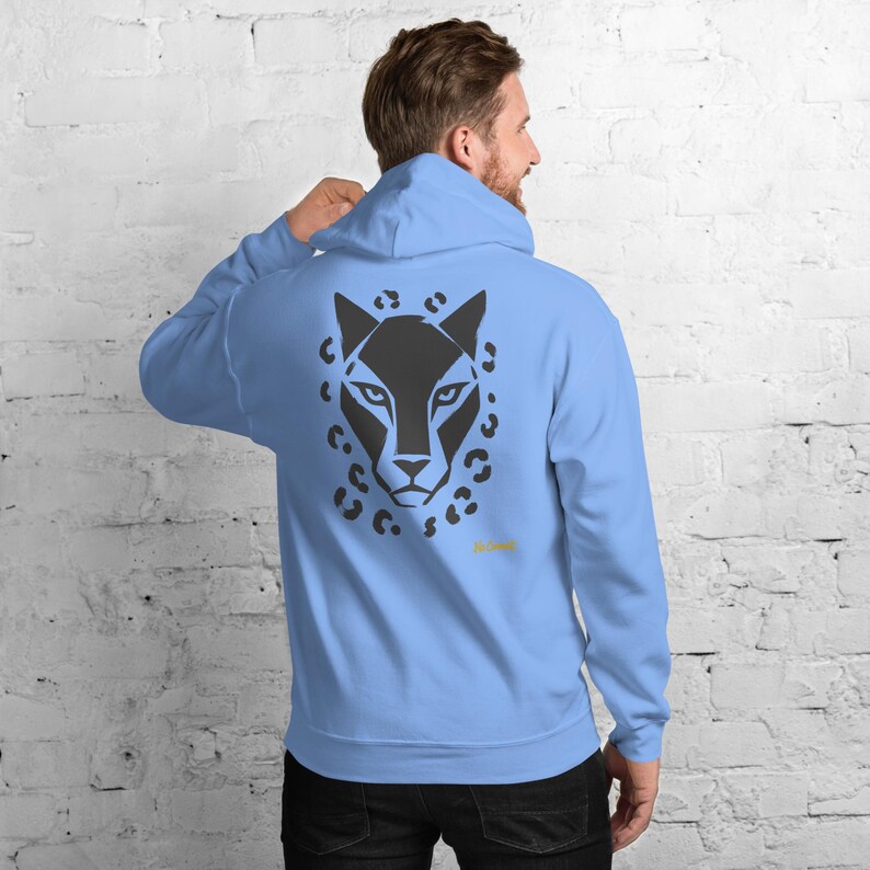 Sudadera con capucha con estampado abstracto de leopardo en la parte delantera, estampado minimalista de felino grande en la espalda, etiqueta dorada con grafiti en el pecho, sudadera unisex – Sin comentarios imagen 3