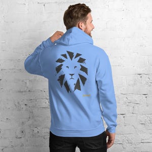 Bluza z kapturem z abstrakcyjnym motywem lwa z przodu, minimalistyczny nadruk z dużym kotem na plecach, złota metka z graffiti na piersi, bluza unisex – brak komentarza zdjęcie 10