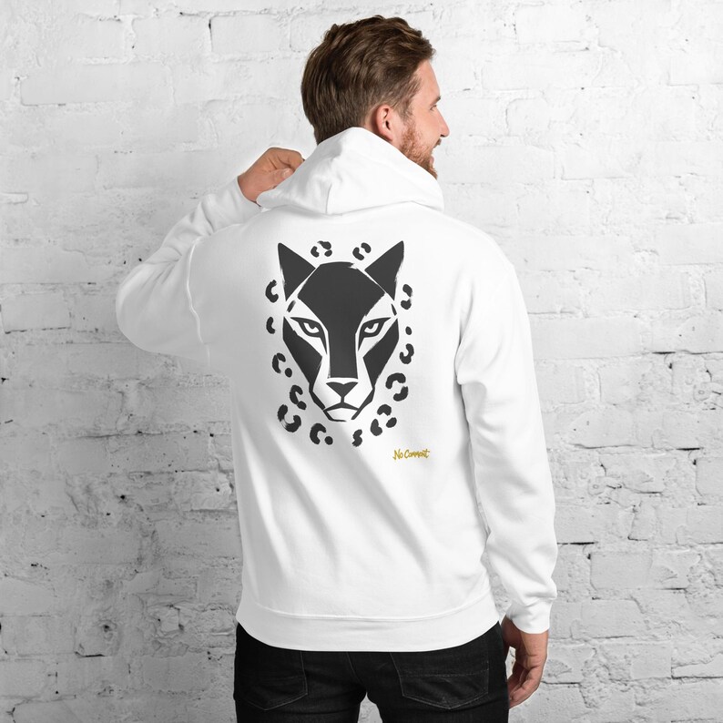 Sudadera con capucha con estampado abstracto de leopardo en la parte delantera, estampado minimalista de felino grande en la espalda, etiqueta dorada con grafiti en el pecho, sudadera unisex – Sin comentarios imagen 2