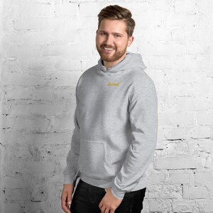 Bluza z kapturem z abstrakcyjnym motywem lwa z przodu, minimalistyczny nadruk z dużym kotem na plecach, złota metka z graffiti na piersi, bluza unisex – brak komentarza zdjęcie 5