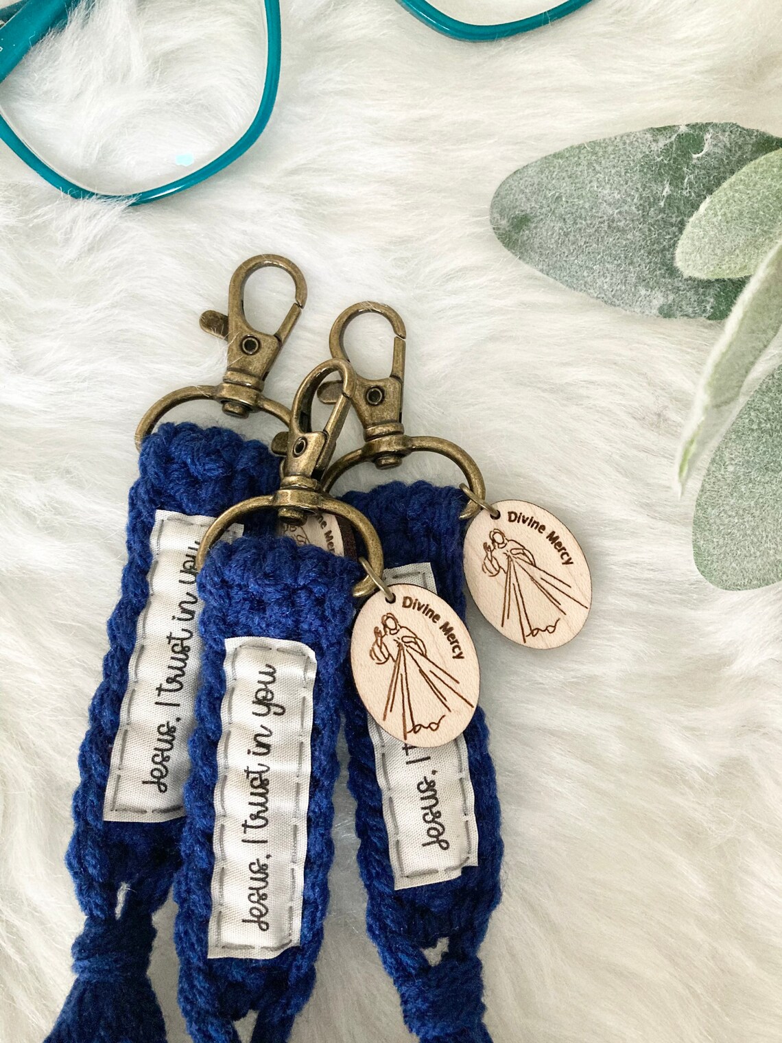 Keychain. Catholic Keychain With Charm. Divine Mercy Keychain. - Etsy