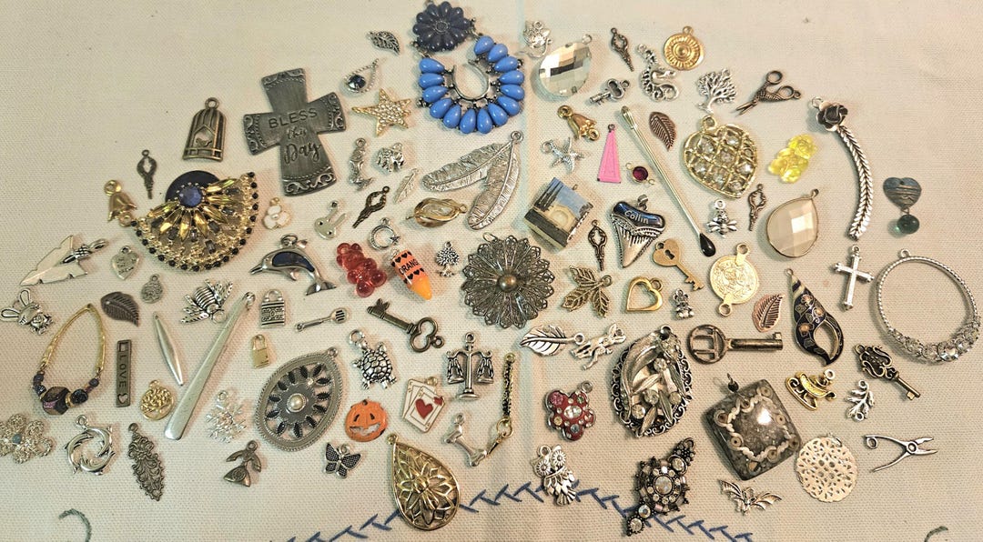 100 Vintage to Modern Mixed Random Charms or Pendants Lot 175 - Etsy