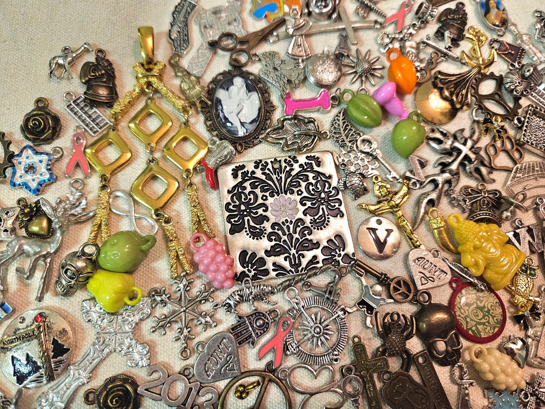 HUGE Vintage to Modern Mixed Random Charms Lot Over 200 Pieces 29 - Etsy