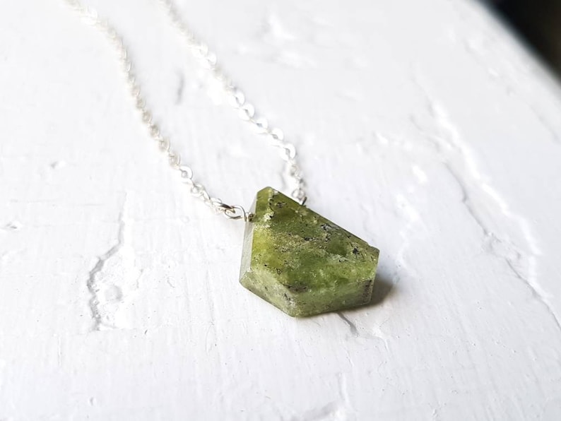 Gift for Mother Green Gemstone Necklace Dainty Gemstone Necklace Vessonite Necklace Gift for her Dainty Jewelry Vessonite Jewelry