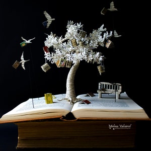 L'albero della conoscenza - Scultura di libro - Arte del libro - Libro alterato - Realizzato su ordinazione