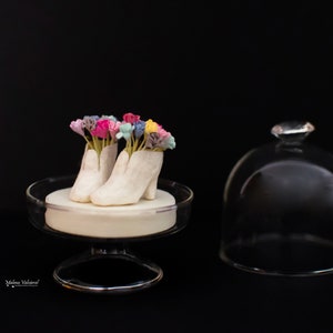 Paper Shoes inside a cloche, Miniature Paper Shoes, Paper Flowers, Paper Art, Handmade Art, Artisan Creation