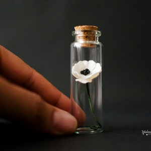 Papavero di carta in una bottiglia in miniatura - Fiala con fiore - Fiore di carta in una fiala - Miniatura in una fiala