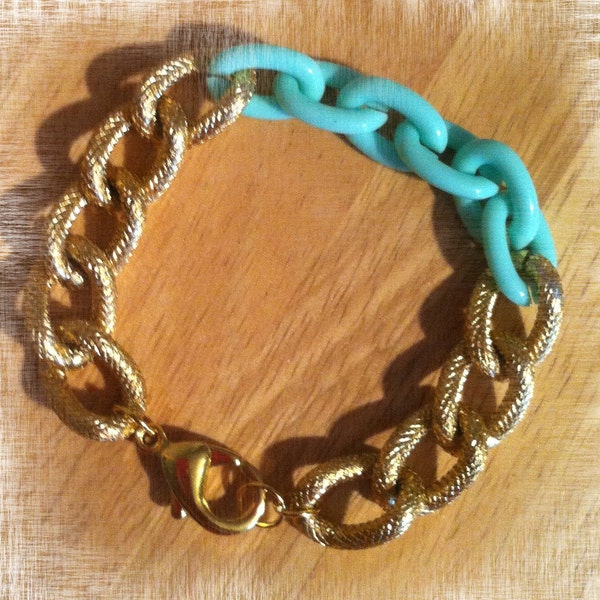 The CARRIE Limited Edition Textured Gold Chain Bracelet With A Hint of Mint Green Resin Chain