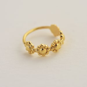 Anello al naso in oro massiccio, anello al naso con motivo, gioiello al naso in oro 14k, piccolo anello al naso a forma di fiore, gioiello per narice a fiore, piercing al naso, setto nasale