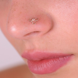Flower Nose Stud, 14k Gold Indian Nose Piercieng, Nose Screw Pin, Nostril Stud, Nostril pin, 20 gauge nose earring