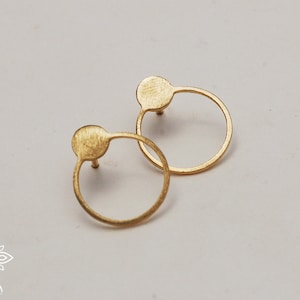 14k Solid Gold stud earrings Post Earrings 14k Gold stud disc earrings Gold circle hoop earrings Minimalist Round Earrings Small Earrings