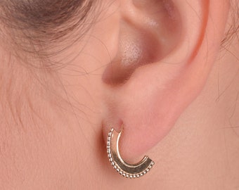 14k Gold hoop earrings, Medium Hoop Earrings, Classic Gold Earrings, Solid Gold Hoops, 14k gold Hoops, 14k Earrings, bridal hoop earrings