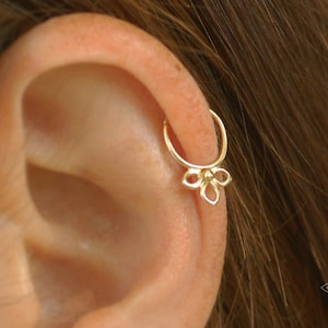 Cartilage ring hoop 14K Solid Gold hoop earring Tiny helix 18g 16g earring Leaf hoop Flower solid gold Nose hoop earring Hex septum Piercing