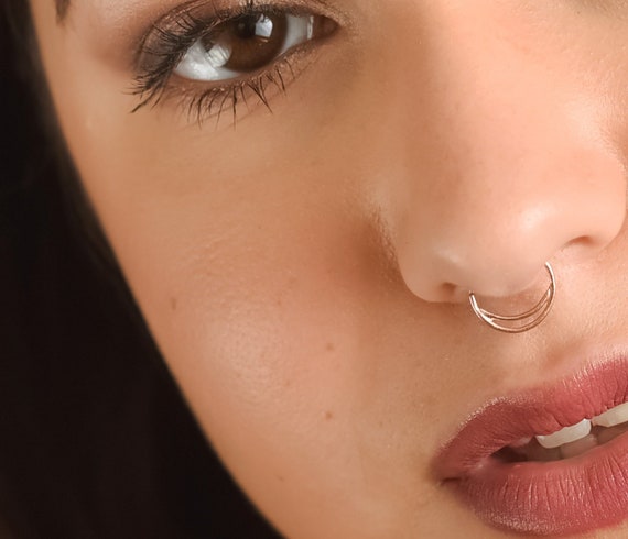 Septum ring in nose piercing sale