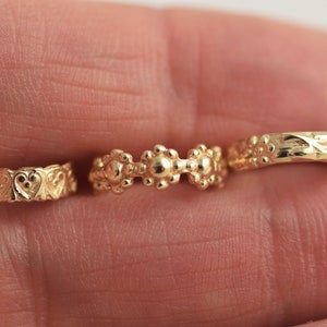 Gold Helix Hoop, Helix Ring, 14k Gold Tragus Hoop, Hugger Earring, Minimal Earring, Gold Helix Hoop, Gold Huggie, Tiny sleeper earring