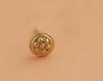Orecchino per il naso in oro massiccio, piercing al naso piccolo e delicato, piercing al naso minimalista rotondo a forma di fiore, piercing al naso in oro delicato, piercing di alta qualità
