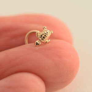 Sea Turtle Stud Earring, 14k Solid Gold Earring, 14k Solid Gold Tiny Turtle Earrings Cartilage Conch Helix Tragus Stud Cute Animal Earring