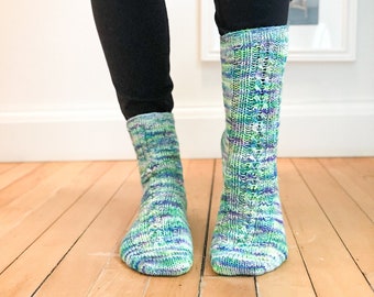 KNITTING PATTERN: Tenney Socks Knitting Pattern | Faux Cable Socks