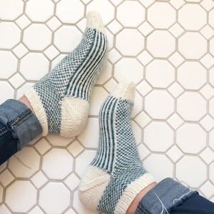 KNITTING PATTERN: Shimmer Socks Knitting Pattern | Stranded Colorwork Socks
