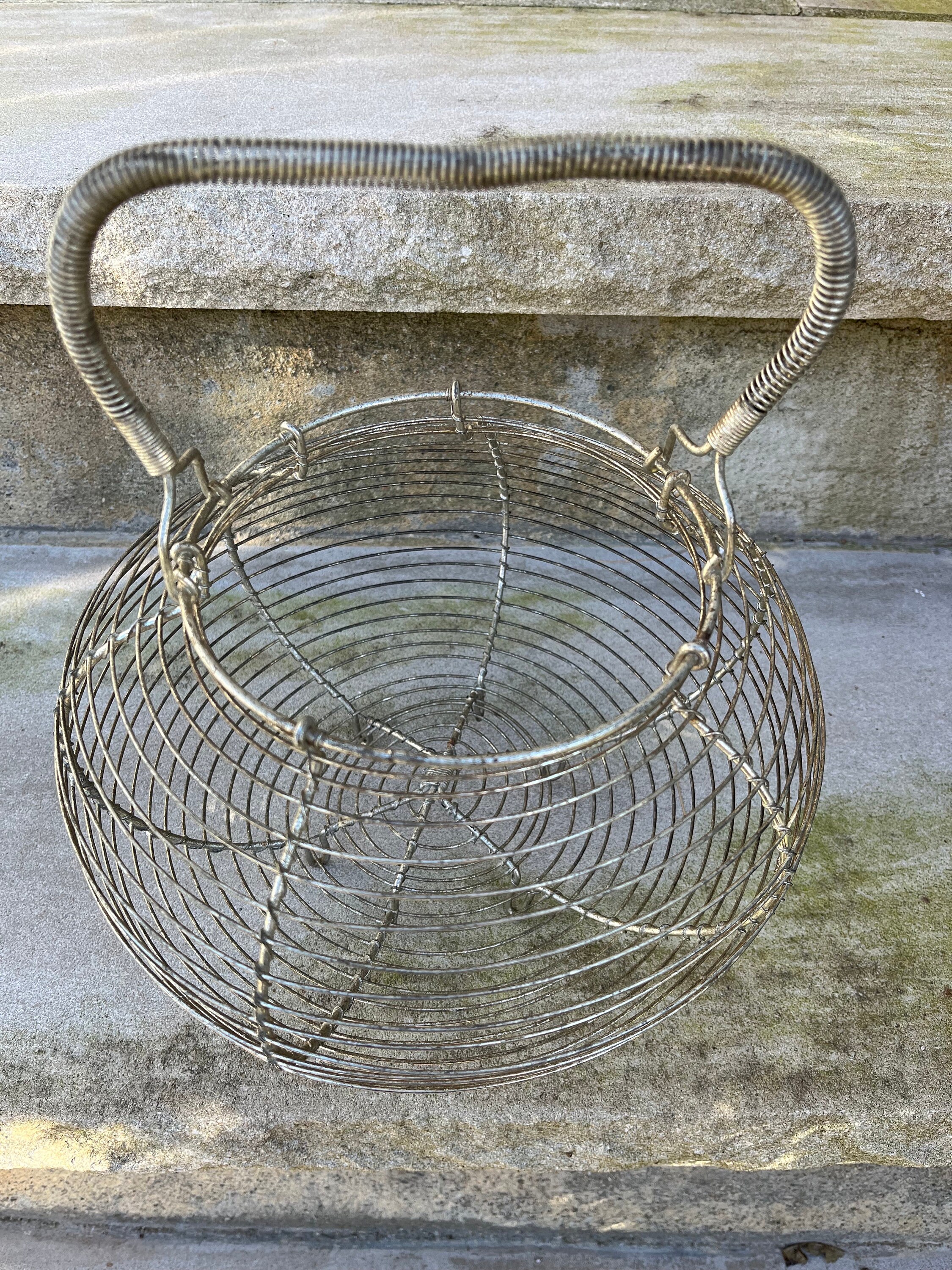  Farmhouse Metal Wire Egg Basket, 7.874.72in Egg