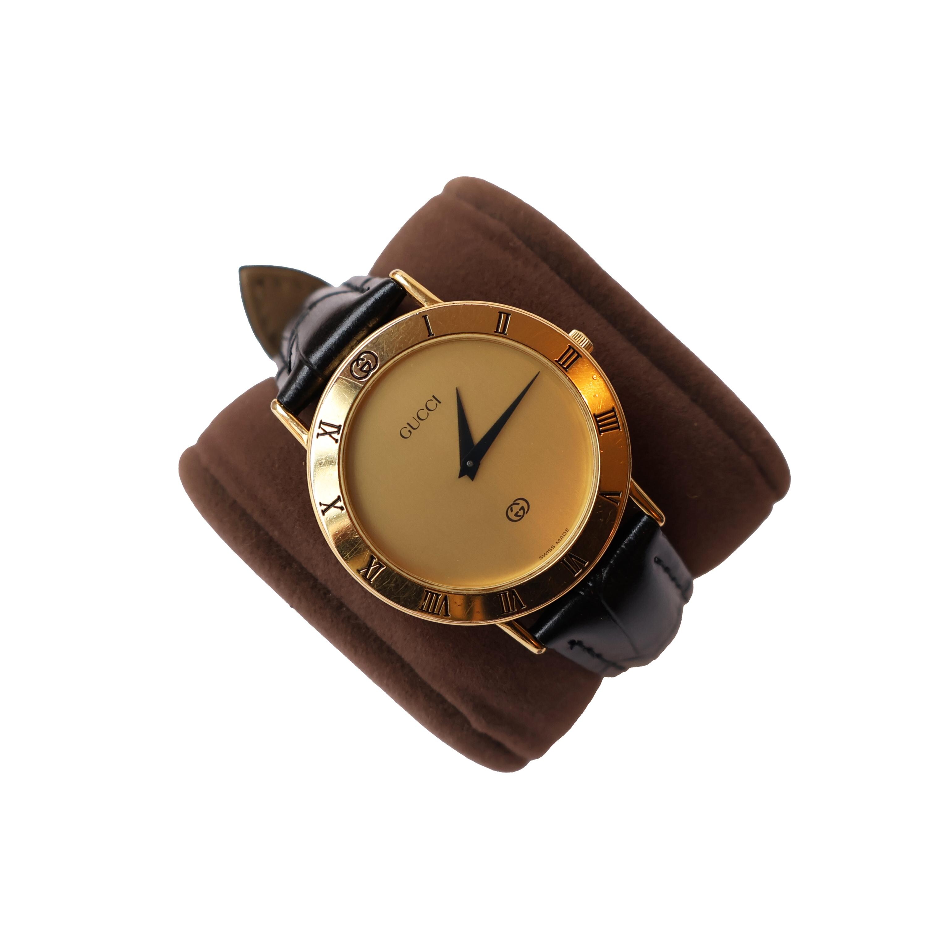 Vintage Gucci Gold Circle Face Watch With Leather Band  display picture 3