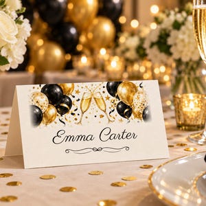 Tarjetas de cumpleaños con nombres, tarjetas de lugar con globos negros y dorados, decoración de mesa para cena de cumpleaños con el tema "¡Salud!", archivo digital imprimible personalizado. imagen 1