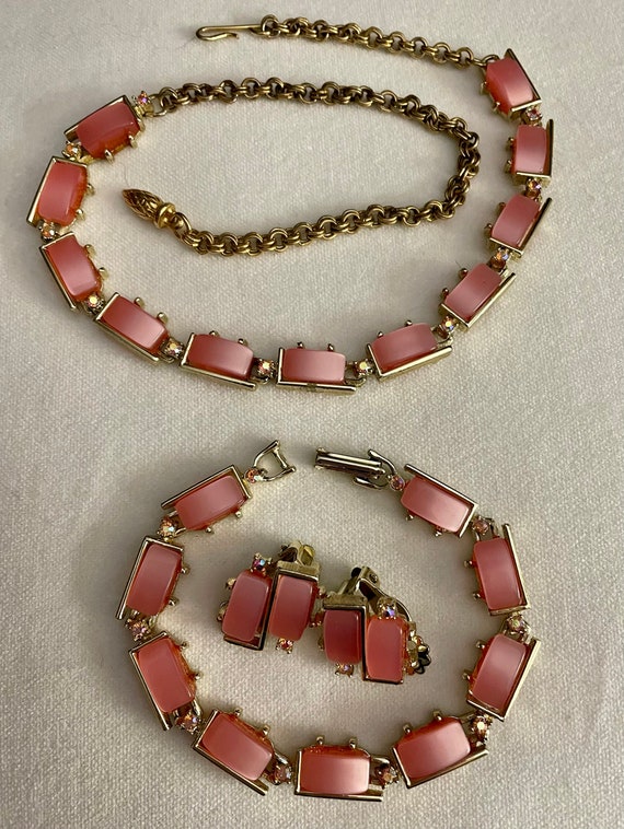 Vintage 3 pc. pink Jewelry