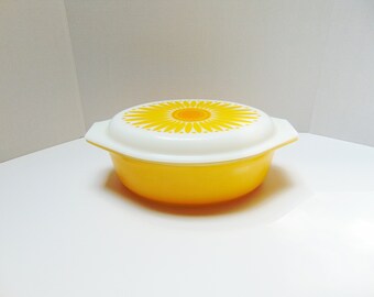 60s PYREX Daisy Casserole Dish | Vintage Pyrex Casserole Dish | Vintage Yellow Pyrex Cookware| Vintage Bakeware| Vintage Yellow Pyrex