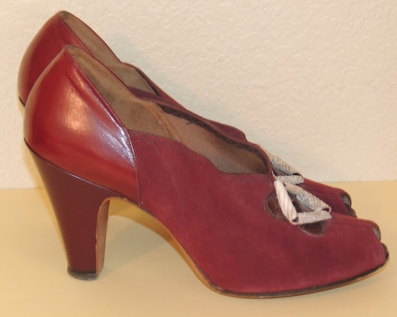 1940s Peep Toe Pumps Suede and Leather 5.5 - image 1