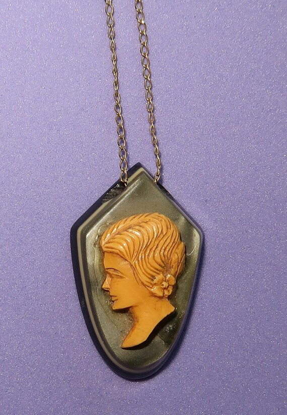 Vintage Bakelite Cameo Pendant on a Gold Filled C… - image 8