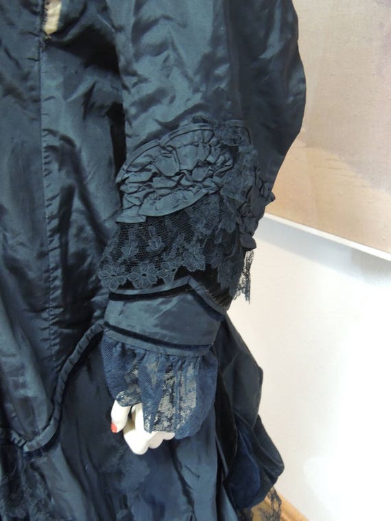 1880s Bustle Black Silk, lace and ribbon dress wi… - image 3
