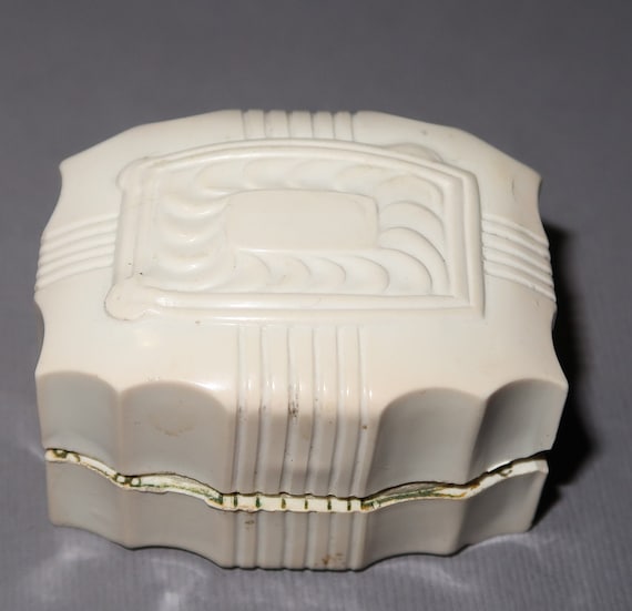 1940s Small Celluloid Ring Box - image 2