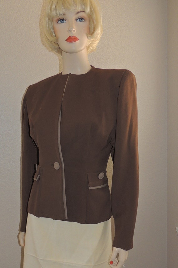 1940s Moca brown suit Jacket with tan Trim - image 2