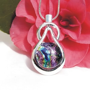 Wisiorek Rainbow Ripple Dichroic - Biżuteria ze szkła topionego - Wisiorek wielokolorowy ze szkła artystycznego