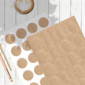 Etiquetas kraft en forma de flor 44 mm marrón