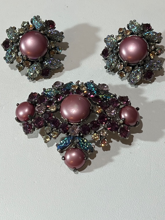 Vintage Schiaparelli Mauve Cabochons, stippled gla